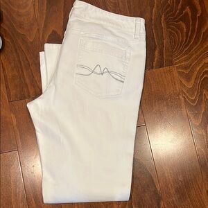 New York & Company White Straight Leg Jeans with Distinctive Stitching